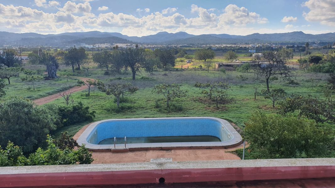 CASA CON TERRENO EN SA VORERA