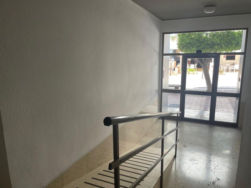 PISO AMPLIO Y LUMINOSO A ESCASOS METROS DE CALO DES MORO