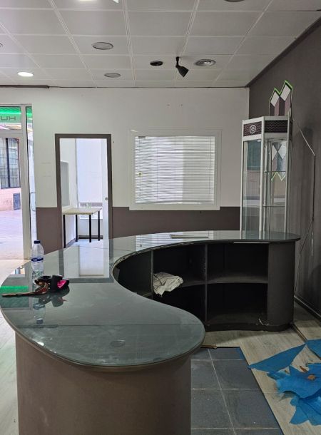 COMMERCIAL PREMISES IN THE OLD TOWN FOR RENT