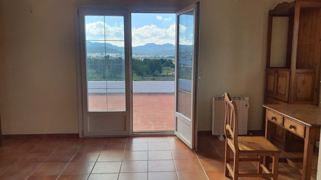 CASA CON TERRENO EN SA VORERA