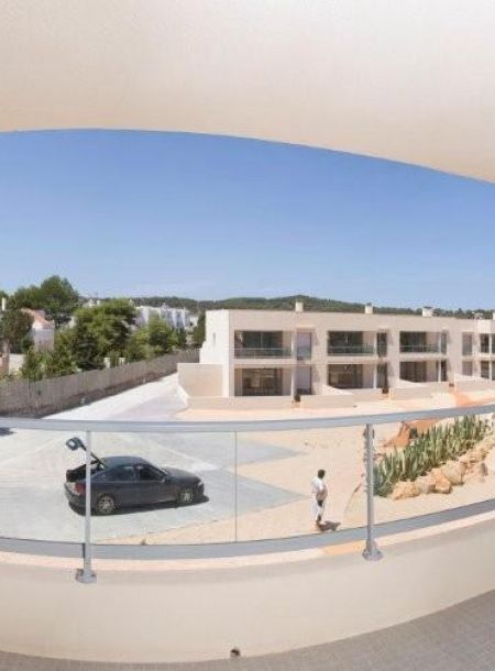 DUPLEX IN A RESIDENTIAL COMPLEX WITH A COMMUNAL POOL AND TWO PARKING SPACE