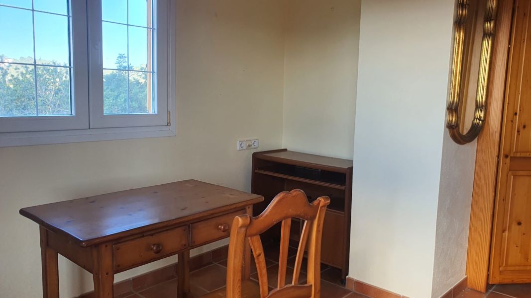 CASA CON TERRENO EN SA VORERA