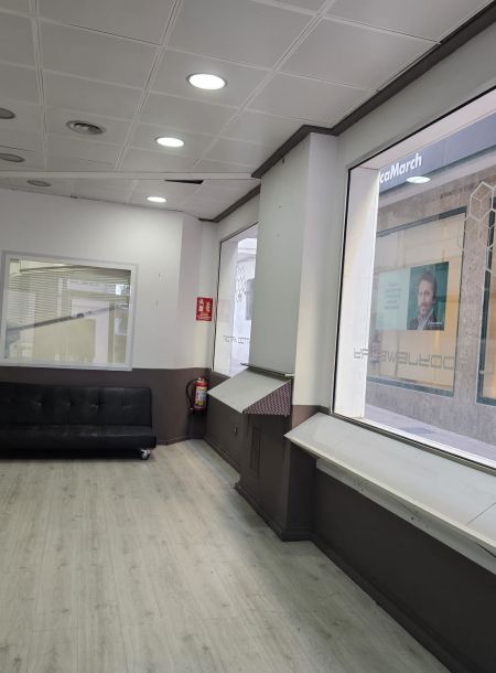 COMMERCIAL PREMISES IN THE OLD TOWN FOR RENT
