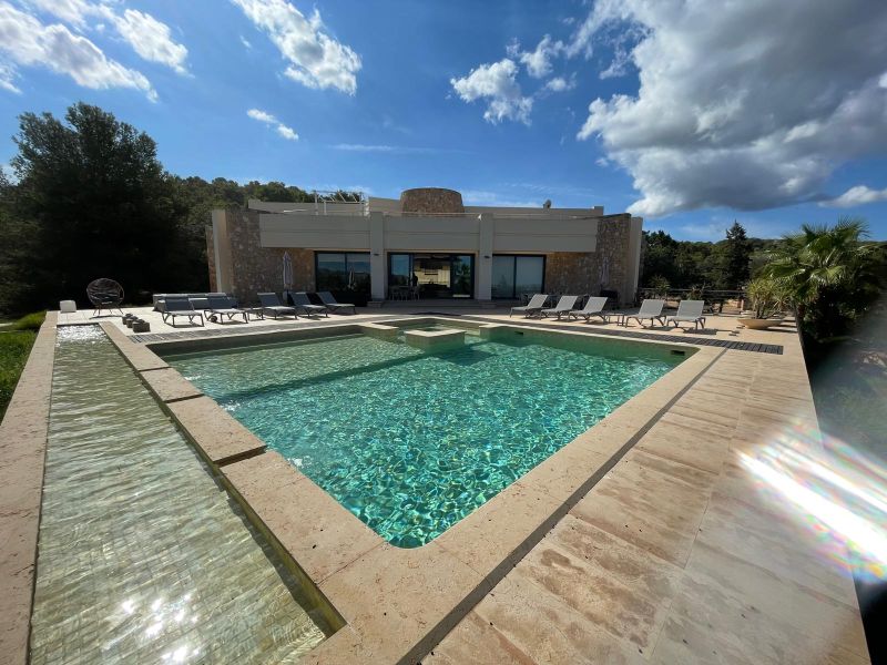VILLA EXCLUSIVA CON VISTAS AL MAR Y LICENCIA TURÍSTICA