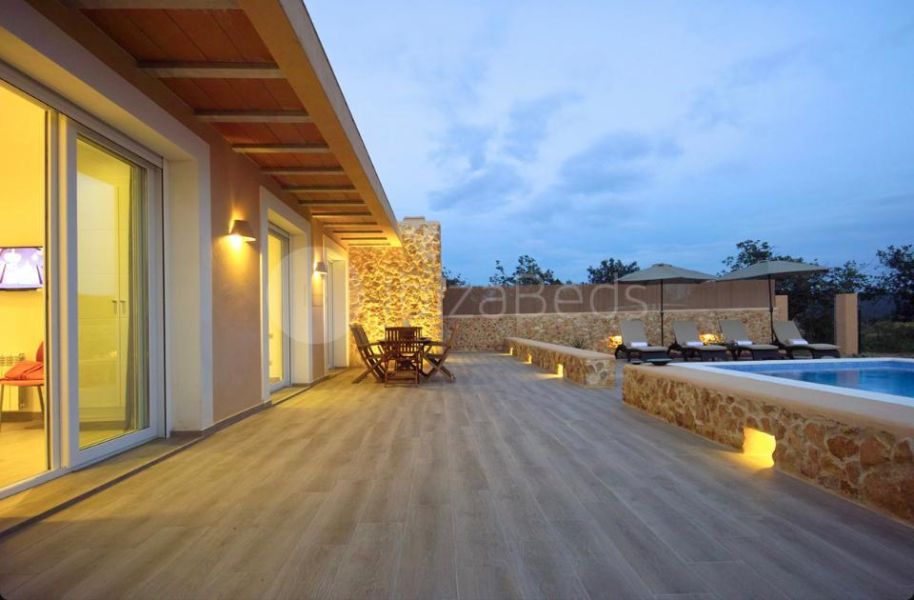 SE ALQUILA CASITA ANUAL EN ES CUBELLS