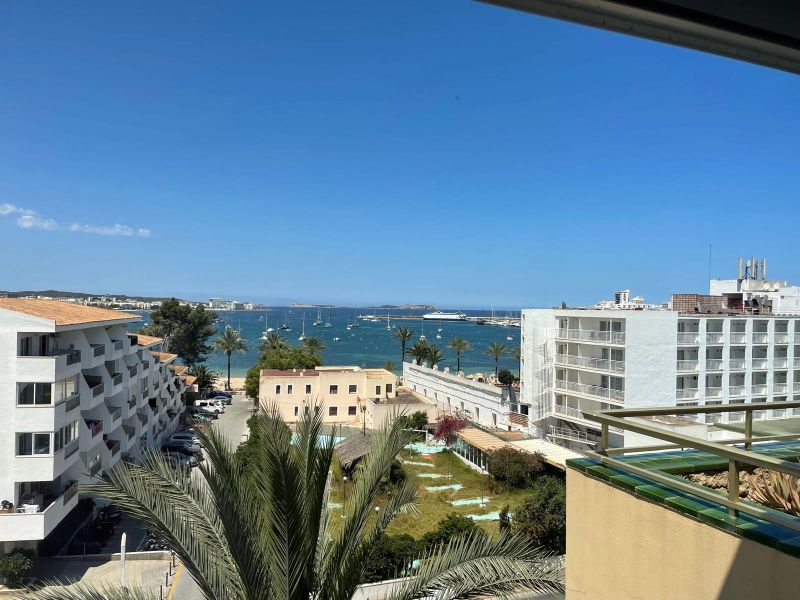 ÁTICO CON VISTAS AL MAR EN SAN ANTONIO