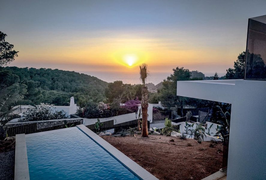 VILLA EN CALA SALADA