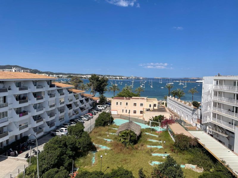 ÁTICO CON VISTAS AL MAR EN SAN ANTONIO