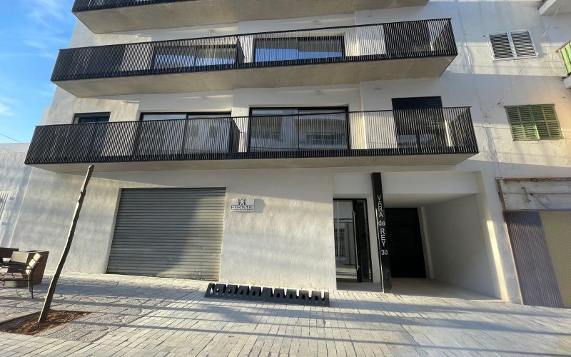 LOCAL EN VENTA EN CALLE VARA DE REY