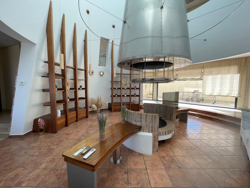 VILLA EXCLUSIVA CON VISTAS AL MAR Y LICENCIA TURÍSTICA