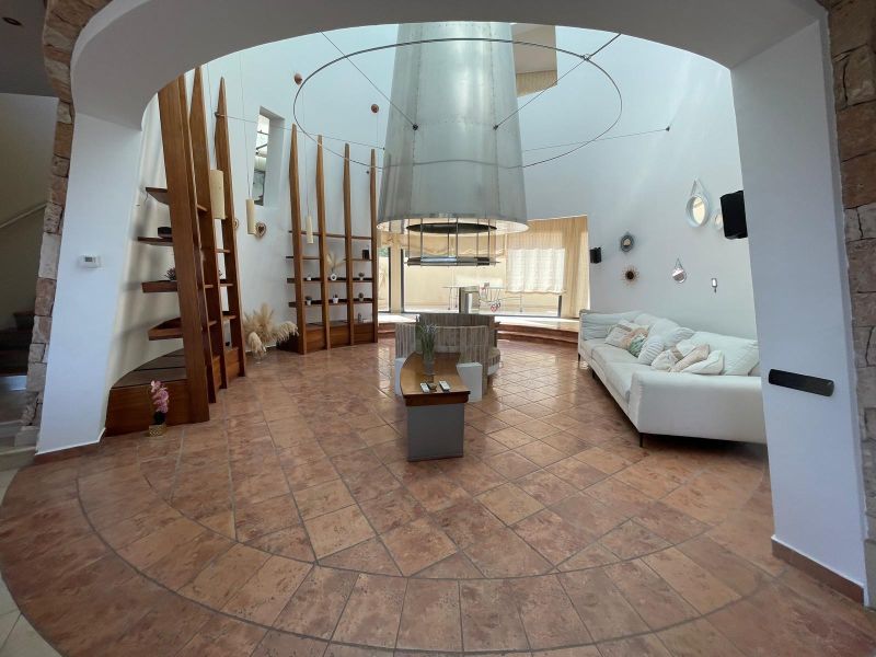 VILLA EXCLUSIVA CON VISTAS AL MAR Y LICENCIA TURÍSTICA