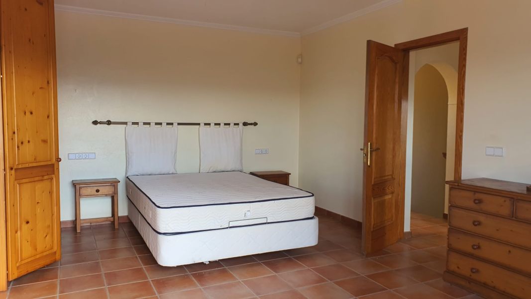 CASA CON TERRENO EN SA VORERA