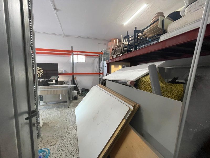 ALMACEN EN SES PAISES AMPLIO Y FUNCIONAL