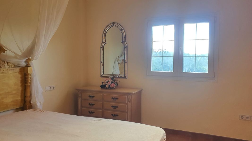CASA CON TERRENO EN SA VORERA