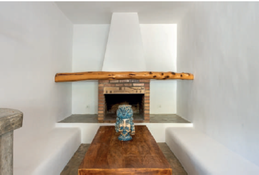 ENCANTADORA VILLA CON ESTUDIO INDEPENDIENTE CALA JONDAL