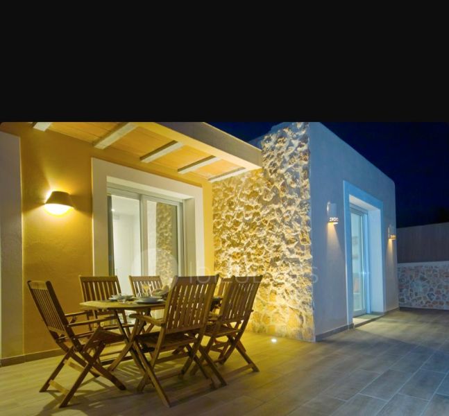 SE ALQUILA CASITA ANUAL EN ES CUBELLS