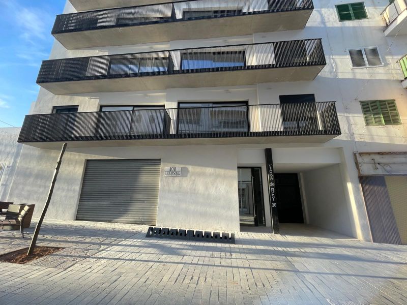 LOCAL EN VENTA EN CALLE VARA DE REY