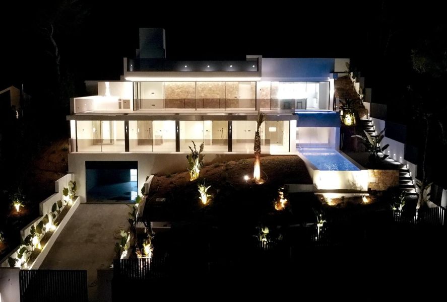 VILLA EN CALA SALADA