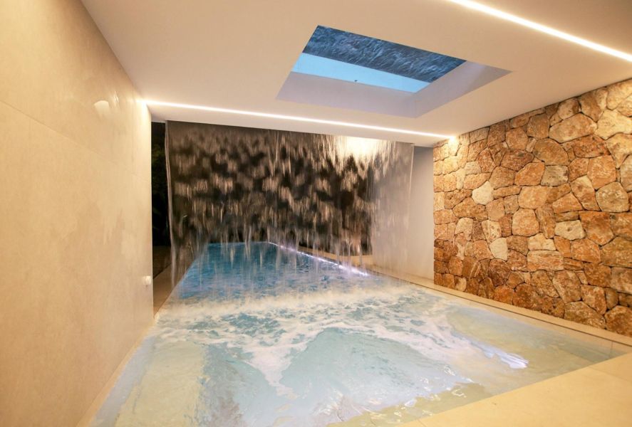 VILLA EN CALA SALADA